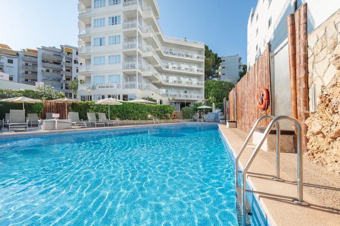 Imagen de la piscina del Hotel Playas Del Rey. Foto 14