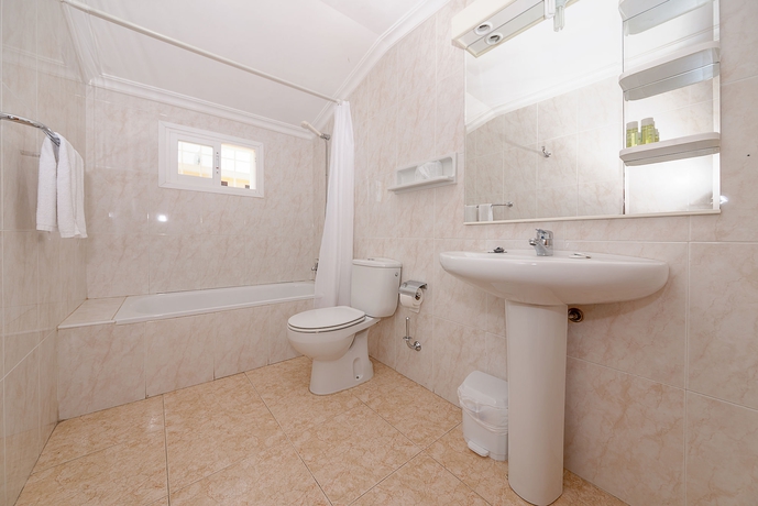 Imagen de la habitación del Hotel Playas Paguera. Foto 13