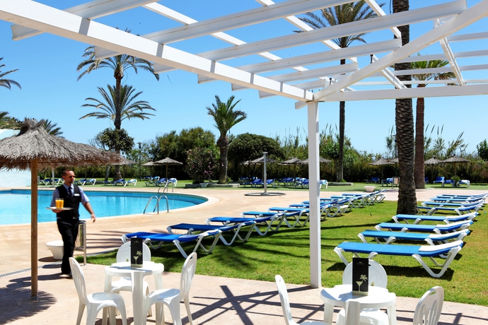 Imagen de la piscina del Hotel Playas de Guardamar. Foto 14