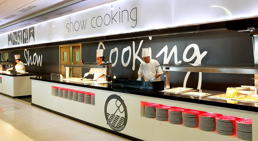 Imagen del bar/restaurante del Hotel Playas de Guardamar. Foto 6