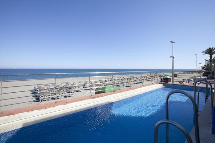 Imagen de la piscina del Hotel Playasol Aquapark & Spa. Foto 11