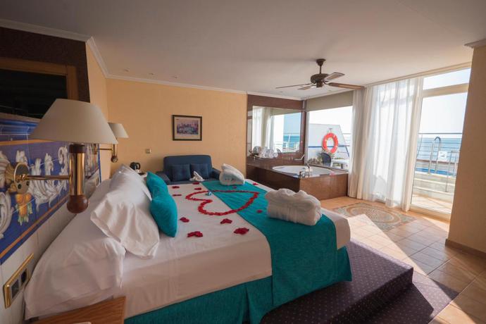 Imagen de la habitación del Hotel Playasol Aquapark & Spa. Foto 4