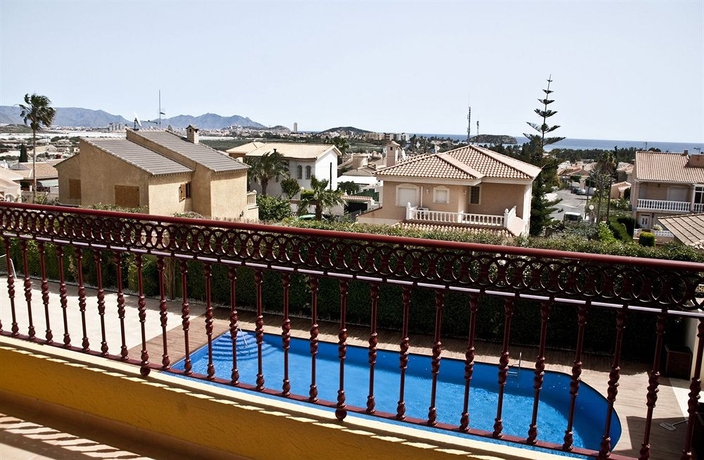 Imagen de la piscina del Hotel Playasol. Foto 10