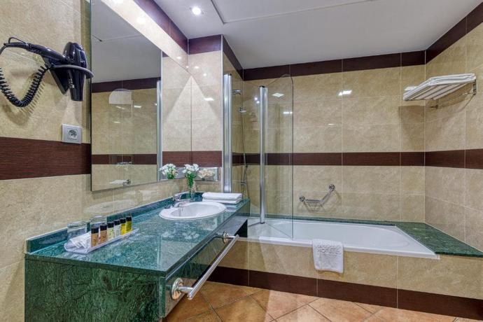 Imagen general del Hotel Playazimbali. Foto 3