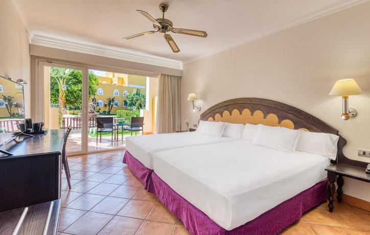 Imagen general del Hotel Playazimbali. Foto 7