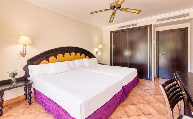 Imagen general del Hotel Playazimbali. Foto 10