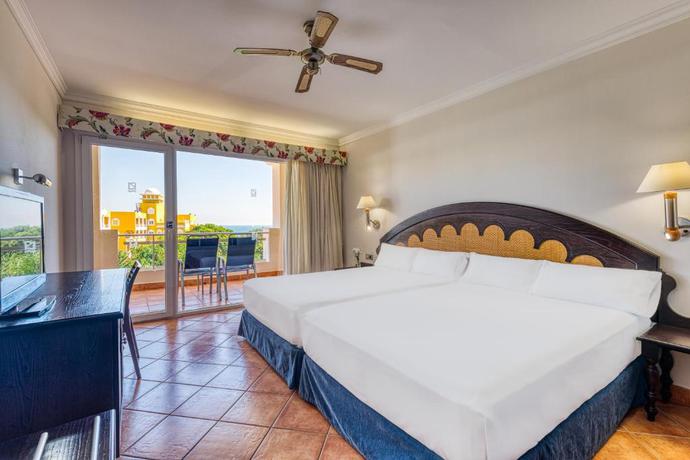 Imagen general del Hotel Playazimbali. Foto 18