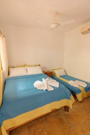 Imagen de la habitación del Hotel Playazul Cove&ntilde;as. Foto 11