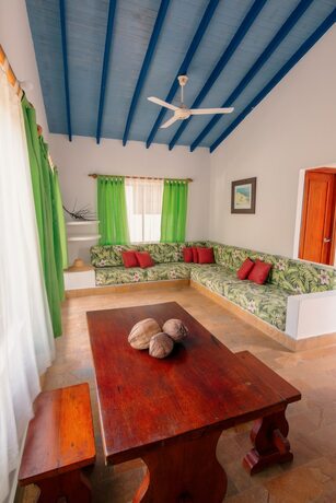 Imagen general del Hotel Playazul Cove&ntilde;as. Foto 6