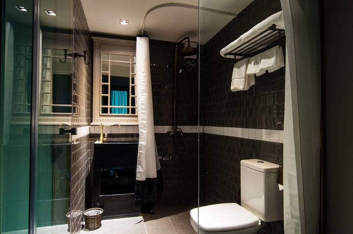 Imagen de la habitación del Hotel Playhaus Thonglor. Foto 4