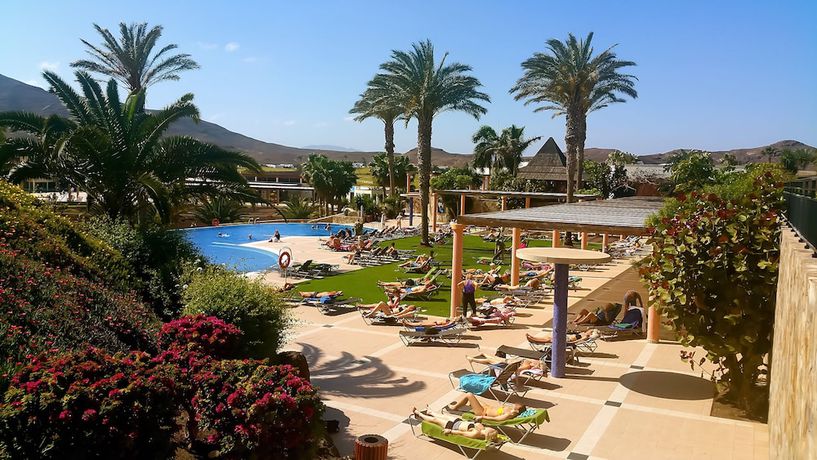 Imagen de la piscina del Hotel Playitas - Sports Resort. Foto 16