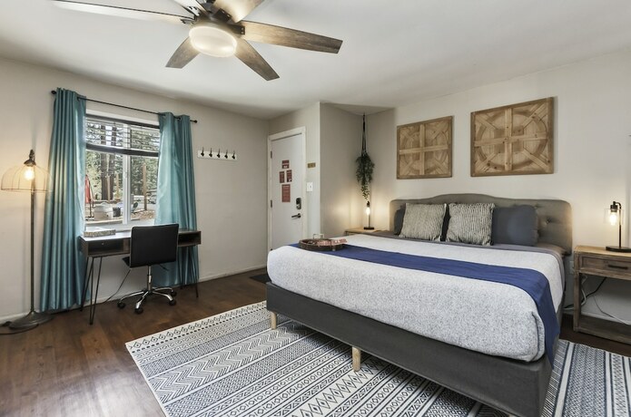 Imagen de la habitación del Hotel Playpark Lodge. Foto 19