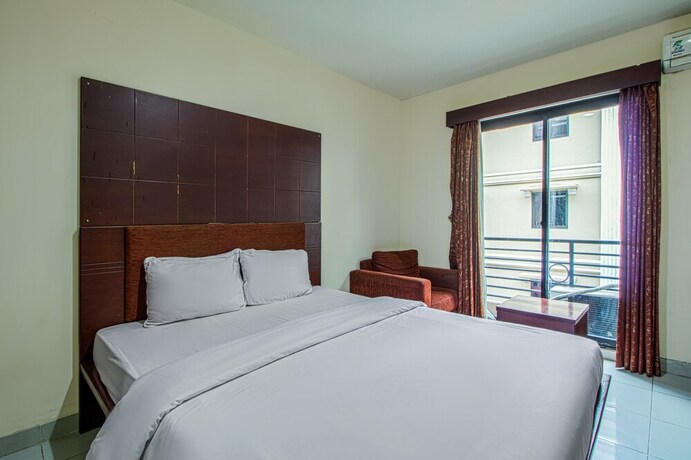 Imagen de la habitación del Hotel Plaza 68 Residence. Foto 30