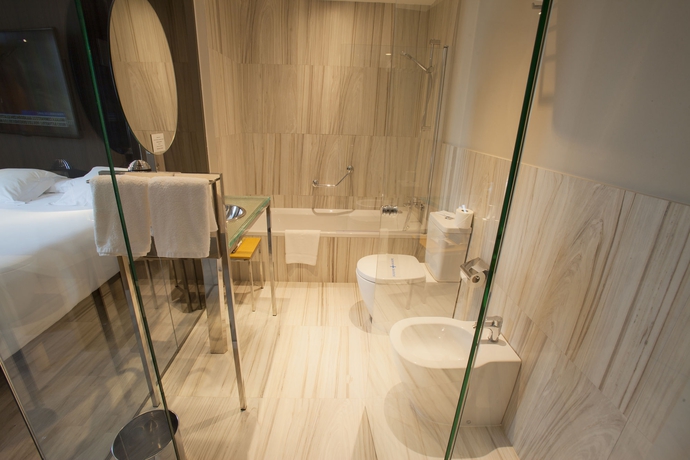 Imagen de la habitación del Hotel Plaza, A Coruña. Foto 4