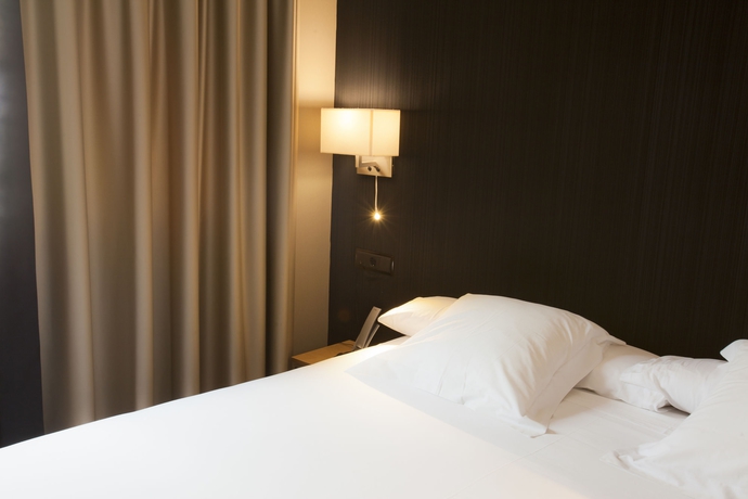 Imagen de la habitación del Hotel Plaza, A Coruña. Foto 6