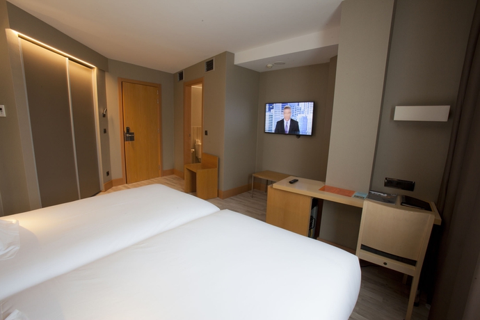 Imagen de la habitación del Hotel Plaza, A Coruña. Foto 8