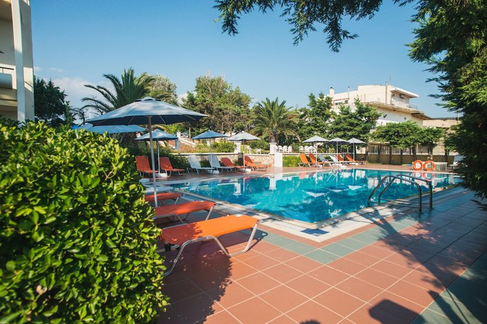 Imagen de la piscina del Hotel Plaza, Alejandrópolis. Foto 18