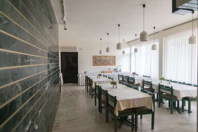 Imagen del bar/restaurante del Hotel Plaza, Alejandrópolis. Foto 3