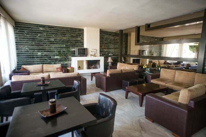 Imagen del bar/restaurante del Hotel Plaza, Alejandrópolis. Foto 5