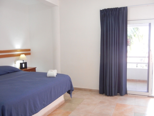 Imagen de la habitación del Hotel Plaza Almendros. Foto 9