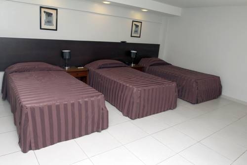 Imagen de la habitación del Hotel Plaza Apolo. Foto 6