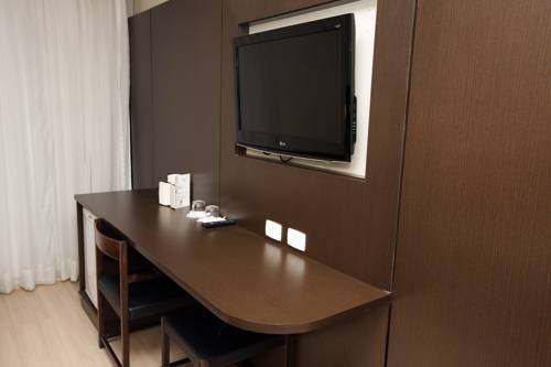 Imagen de la habitación del Hotel Plaza Apolo. Foto 12