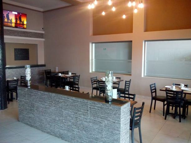 Imagen del bar/restaurante del Hotel Plaza Arteaga. Foto 5