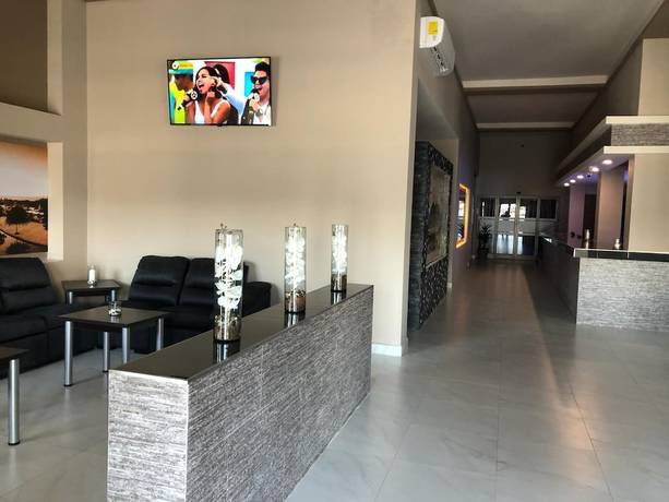 Imagen del bar/restaurante del Hotel Plaza Arteaga. Foto 6