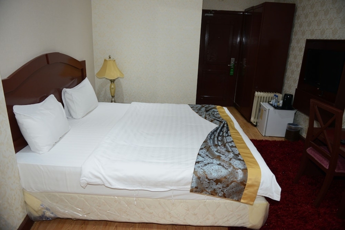 Imagen de la habitación del Hotel Plaza Athenee, Kuwait. Foto 9