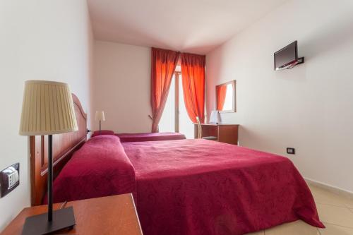 Imagen de la habitación del Hotel Plaza, Aversa. Foto 4