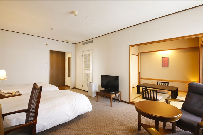 Imagen de la habitación del Hotel Plaza Awajishima. Foto 5