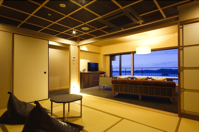 Imagen de la habitación del Hotel Plaza Awajishima. Foto 17