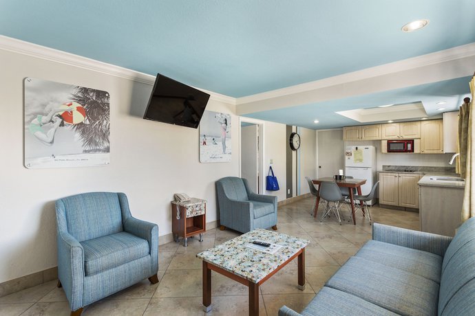 Imagen de la habitación del Hotel Plaza Beach Beachfront Resort. Foto 8