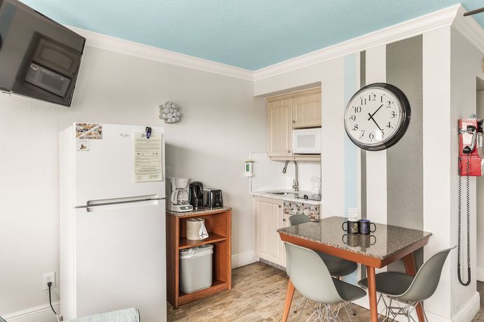 Imagen de la habitación del Hotel Plaza Beach Beachfront Resort. Foto 16