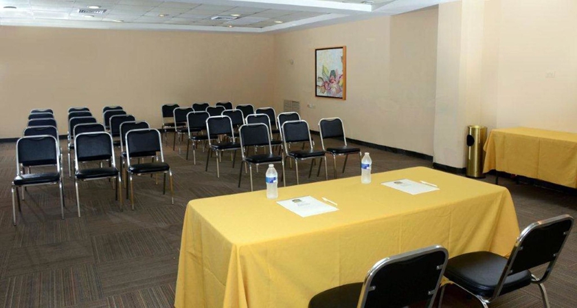 Imagen de la habitación del Hotel Plaza Calzada. Foto 6