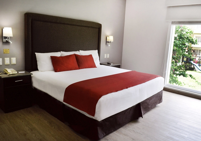 Imagen de la habitación del Hotel Plaza Camelinas. Foto 4