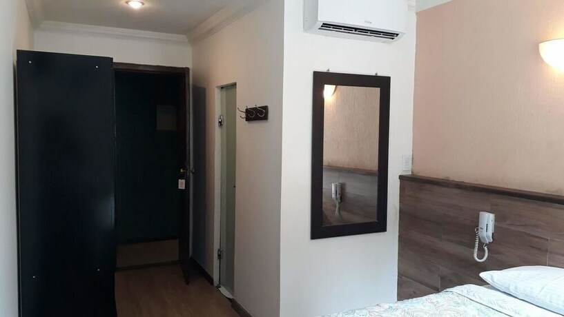 Imagen de la habitación del Hotel Plaza Campo Grande. Foto 33