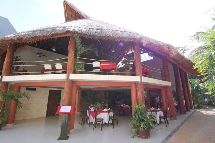 Imagen de los exteriores del Hotel Plaza Caribe. Foto 10