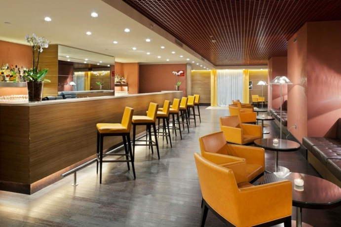 Imagen del bar/restaurante del Hotel Plaza Caserta. Foto 4