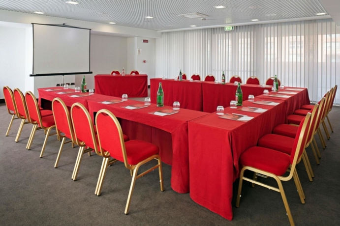 Imagen de los interiores del Hotel Plaza Caserta. Foto 8