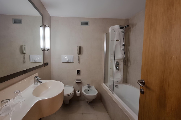Imagen de la habitación del Hotel Plaza Caserta. Foto 4