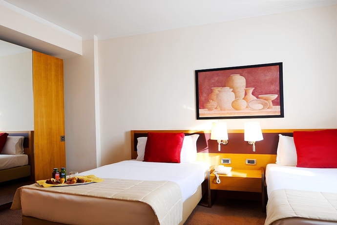 Imagen de la habitación del Hotel Plaza Caserta. Foto 9