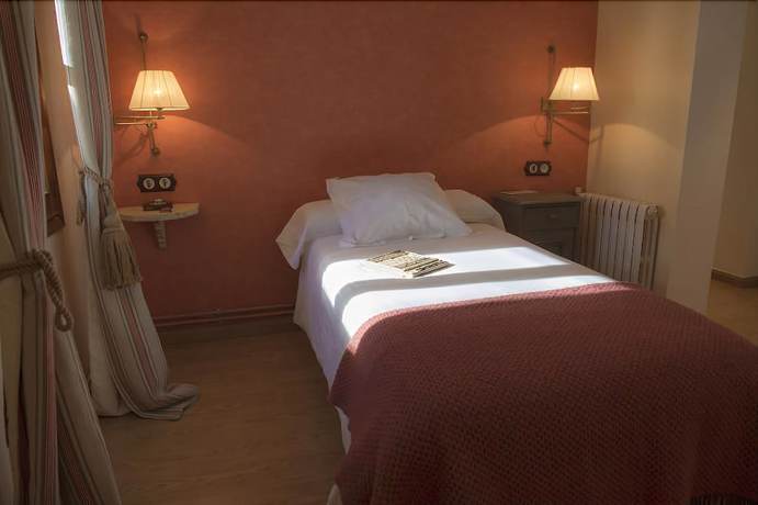 Imagen de la habitación del Hotel Plaza, Castejon de Sos. Foto 7