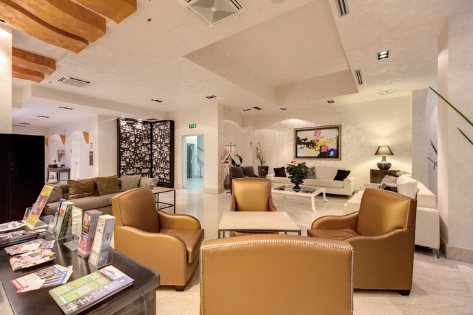 Imagen de los interiores del Hotel Plaza Catania. Foto 9