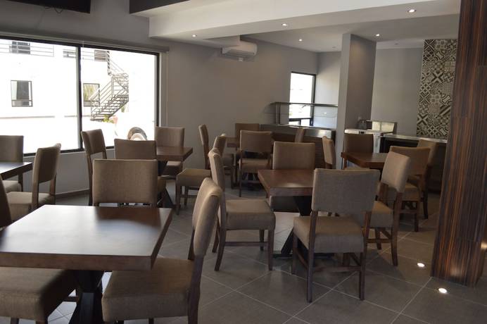 Imagen del bar/restaurante del Hotel Plaza Catedral. Foto 2