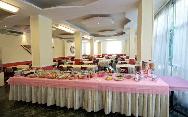Imagen del bar/restaurante del Hotel Plaza, Cattolica. Foto 2