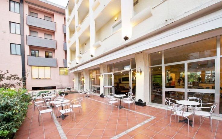 Imagen del bar/restaurante del Hotel Plaza, Cattolica. Foto 4