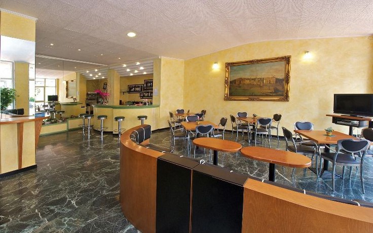 Imagen del bar/restaurante del Hotel Plaza, Cattolica. Foto 5
