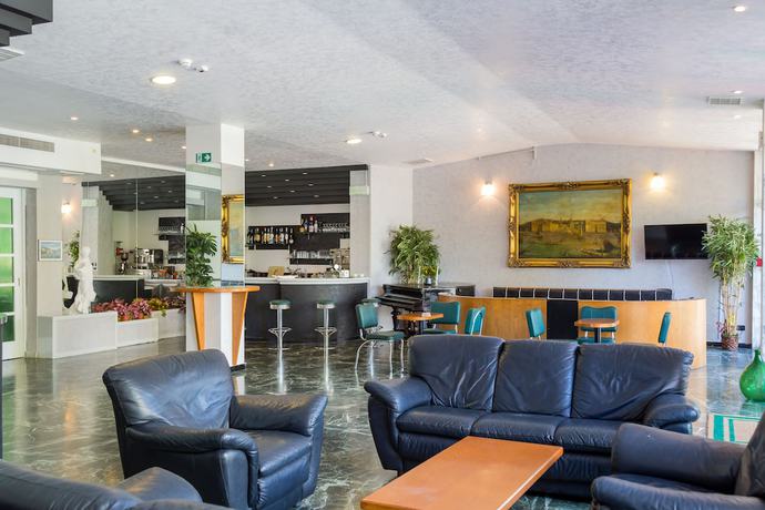 Imagen de los interiores del Hotel Plaza, Cattolica. Foto 19