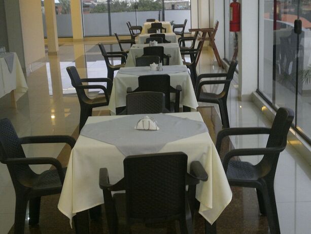 Imagen del bar/restaurante del Hotel Plaza Center. Foto 13